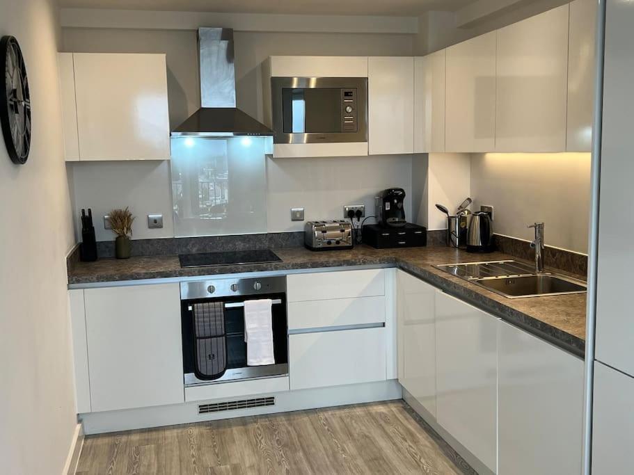Prime Suite 2 Bedroom Apartment With Rooftop Terrace Manchester Esterno foto